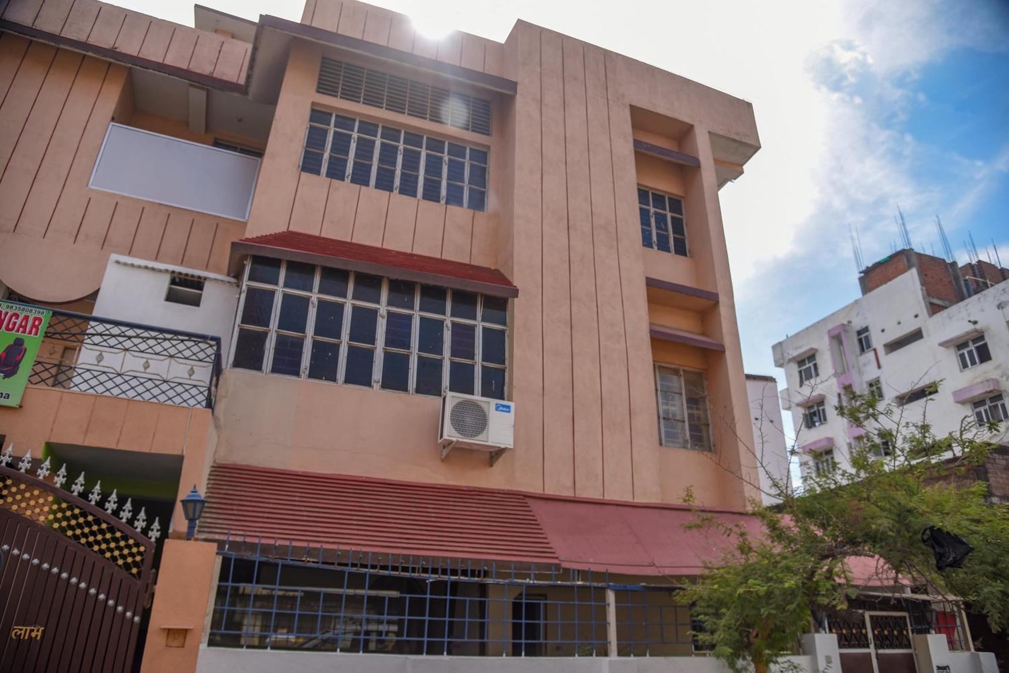 Hotel O Vibrant Inn Danapur Bagian luar foto